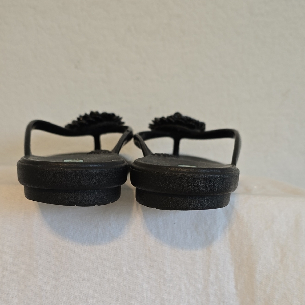 OKA b. Black Women's Sandals with Floral Accent. Size ML - Picture 4 of 16